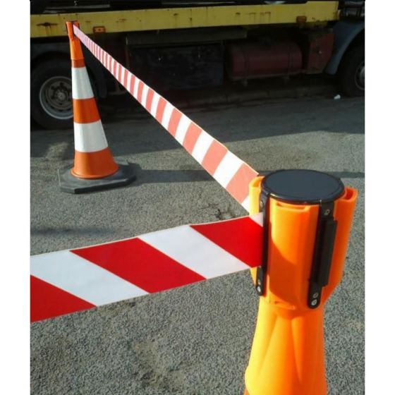 Dérouleur de ruban pour cône de signalisation